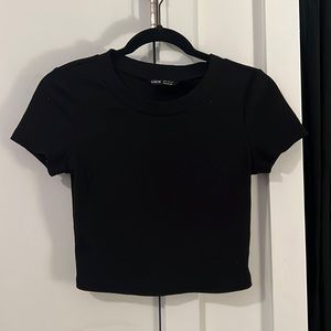 Shein Black Ribbed Scoop Neck Short Sleeve Crop Top — Size: M (6)